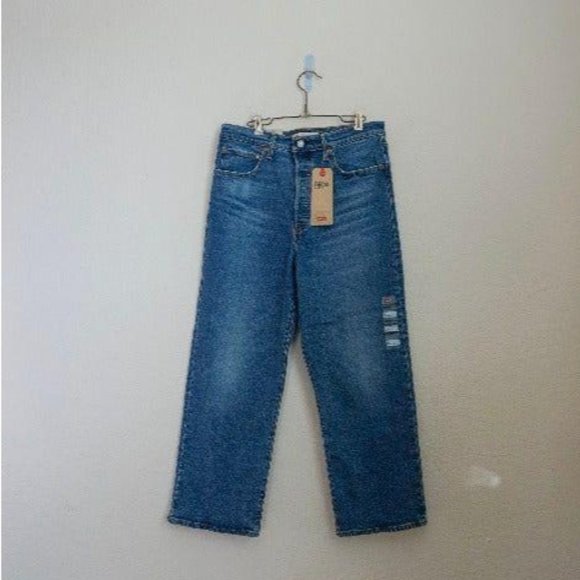 Levi's Denim - Levi's medium wash ribcage straight ankle jeans 31 NWT